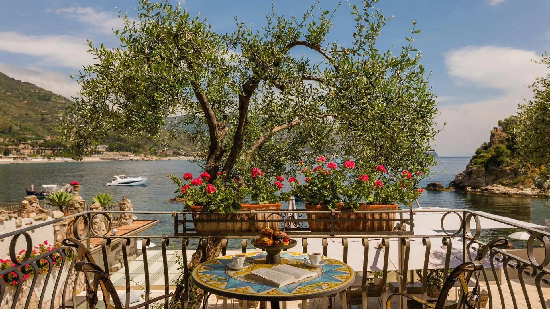 Atlantis Bay - Vretreats Hotel Taormina 5*,  Italy